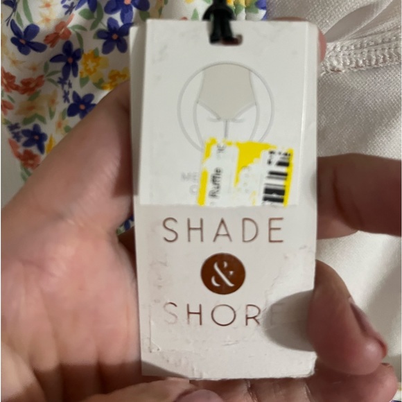 Shade and shore one piece floral print swimsuit 👙 - Picture 5 of 7